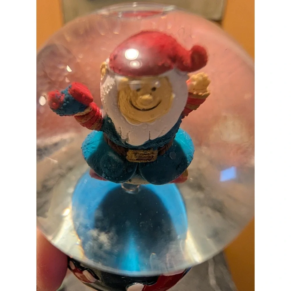 Jingle Rock Top Snow Globe Bottle Topper Santa Cork Wine Bottle Accessory in Box